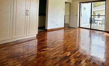 Luxurious Corner Townhouse with Garden in Residencia Alabang Hills, Muntinlupa