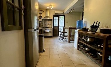 Luxurious Corner Townhouse with Garden in Residencia Alabang Hills, Muntinlupa