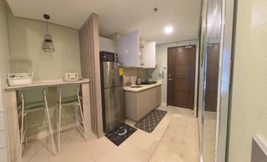 For Rent Big Studio with Internet | 29sqm - 38 Park Ave | Cebu IT Park | Infinity Pool | Mall