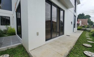 3 Storey House and Lot for sale in Vista Real Commonwealth Avenue Quezon City