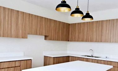 3-Storey 5-Bedroom House & Lot in Taytay