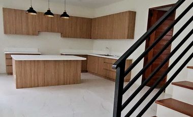 3-Storey 5-Bedroom House & Lot in Taytay