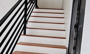 3-Storey 5-Bedroom House & Lot in Taytay