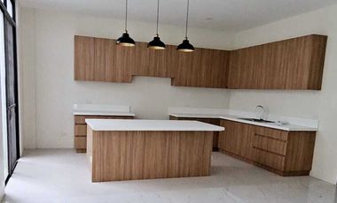 3-Storey 5-Bedroom House & Lot in Taytay