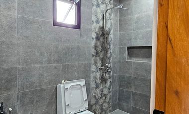 5-Bedroom Single-Attached House & Lot in Taytay