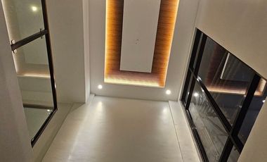 5-Bedroom Single-Attached House & Lot in Taytay