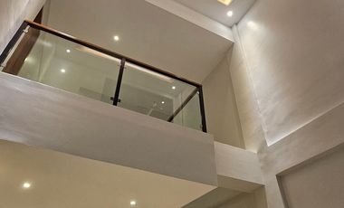 5-Bedroom Single-Attached House & Lot in Taytay