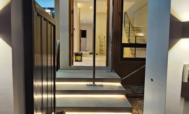 5-Bedroom Single-Attached House & Lot in Taytay