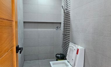 5-Bedroom Single-Attached House & Lot in Taytay