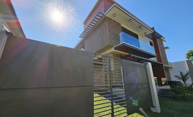 RUSH SALE! BF HEVA - BF Paranaque Luxurious Home For Sale - Newly Built