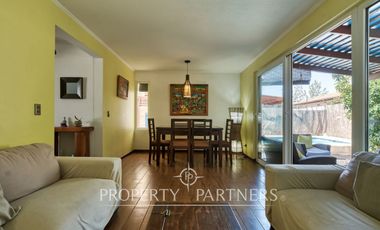 Venta de segura y hermosa casa en Condominio, Peñalolén