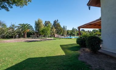 Casa con gimnasio en parcela dentro de prestigioso condominio ubicado en sector Lonquen Norte