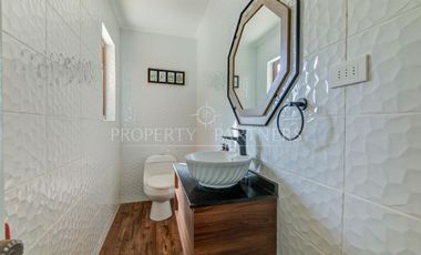 Casa con gimnasio en parcela dentro de prestigioso condominio ubicado en sector Lonquen Norte
