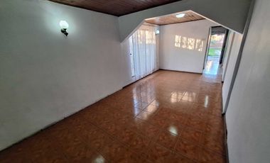 Casa en venta en LA GRANJA