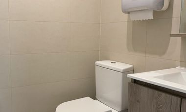 Cómoda, funcional y versátil oficina en Las Condes
