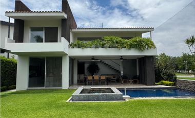 RESIDENCIA EN VENTA EN PARASO COUNTRY CLUB, MORELOS