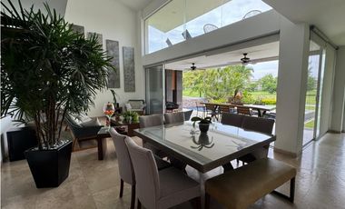 RESIDENCIA EN VENTA EN PARASO COUNTRY CLUB, MORELOS