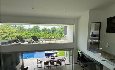 RESIDENCIA EN VENTA EN PARASO COUNTRY CLUB, MORELOS