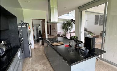 RESIDENCIA EN VENTA EN PARASO COUNTRY CLUB, MORELOS