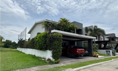 RESIDENCIA EN VENTA EN PARASO COUNTRY CLUB, MORELOS