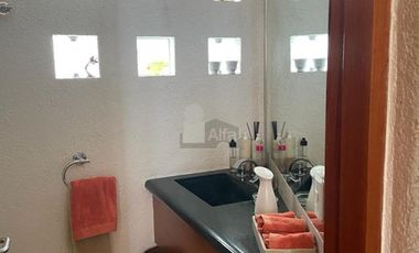 Casa en venta en cerrada, en Hacienda de las Palmas estilo Barragán, Huixquilucan Estado de México