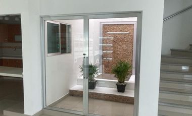 Casa en Venta en Fracc. Laguna Real, Veracruz