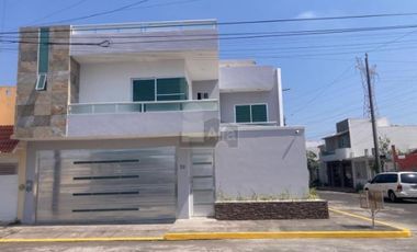 Casa en Venta en Fracc. Laguna Real, Veracruz