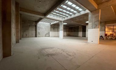ARRIENDO Local en Subterráneo de 640 m2, Metro Inés de Suárez