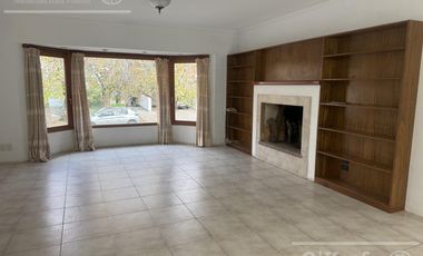 Casa en venta -Barrio Newfield Quilmes-Excelente ubicación