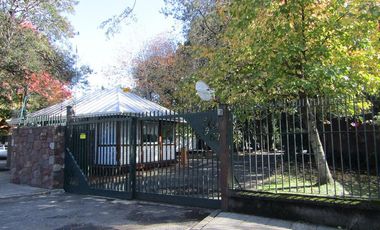 Casa en venta -Barrio Newfield Quilmes-Excelente ubicación