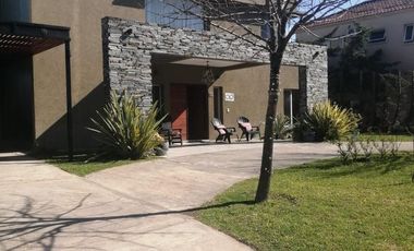 Increible Casa  en alquiler temporario!- Benavidez
