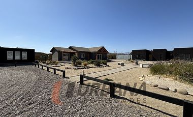 SITIO COMERCIAL CON CASAS NUEVAS Y MODULO VENTAS