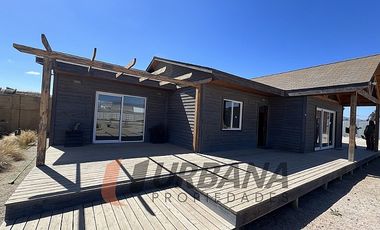 SITIO COMERCIAL CON CASAS NUEVAS Y MODULO VENTAS