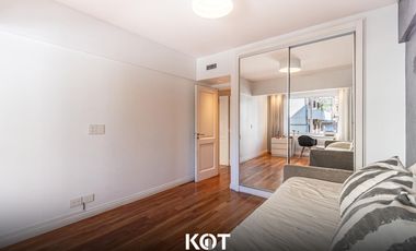 5 ambientes con dependencia y cochera doble. EN VENTA!