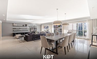 5 ambientes con dependencia y cochera doble. EN VENTA!
