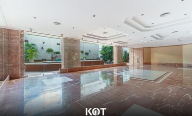 5 ambientes con dependencia y cochera doble. EN VENTA!