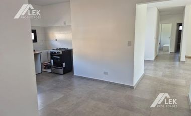 HERMOSA CASA EN UNA SOLA PLANTA EN CANTON ISLAS! TODO  LUZ!