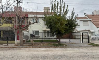 CASA EN VENTA EN CENTRO DE FERNADEZ ORO