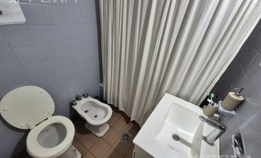 Venta casa 4 ambientes con cochera en Bernal