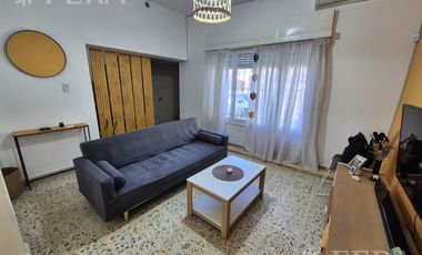 Venta casa 4 ambientes con cochera en Bernal