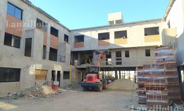 Depto 2 ambientes con cochera en venta - Lanús Este