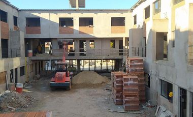 Depto 2 ambientes con cochera en venta - Lanús Este