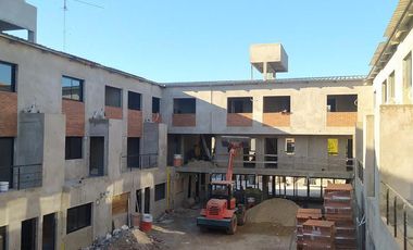 Depto 2 ambientes con cochera en venta - Lanús Este