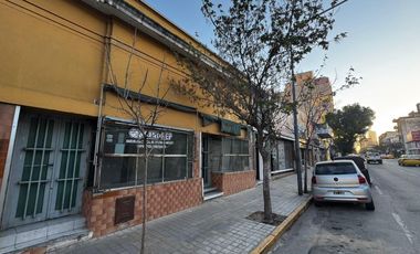 Alquier - Local sobre Av. Sarmiento casi esq. Av. Maipú - 85 mts2