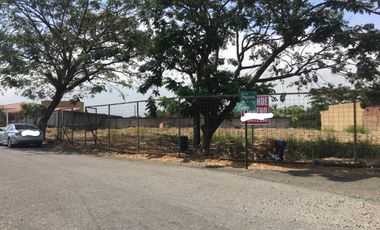 En venta terreno esquinero en El Cortijo