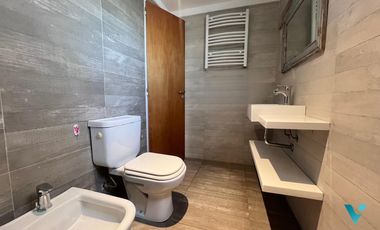 Departamento de 3 ambientes con cochera y baulera en Castelar norte centro
