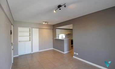 Departamento de 3 ambientes con cochera y baulera en Castelar norte centro