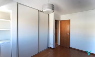 Departamento de 3 ambientes con cochera y baulera en Castelar norte centro