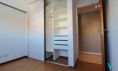Departamento de 3 ambientes con cochera y baulera en Castelar norte centro
