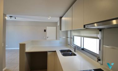 Departamento de 3 ambientes con cochera y baulera en Castelar norte centro